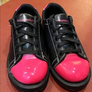 Brunswick TZone Bowling Shoes size 6.5 women’s